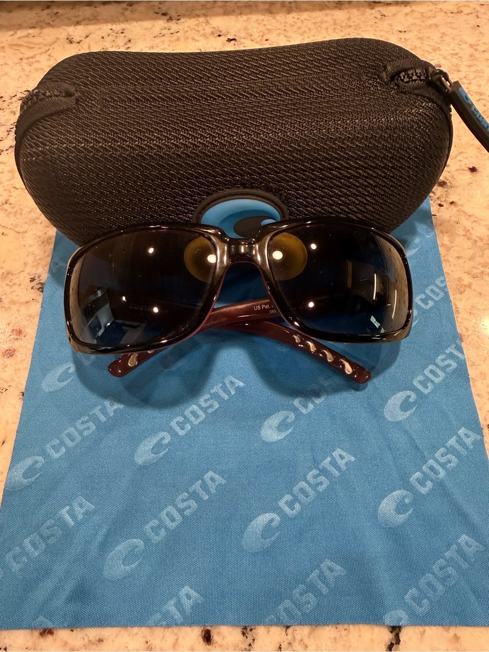 Costa DelMar Isabela polarized Sunglasses with Black/Coral w Case and Blue Cloth